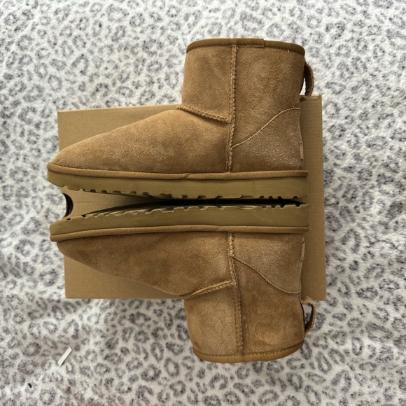 UGG Classic Mini II Boot Chestnut - Picture 4 of 5